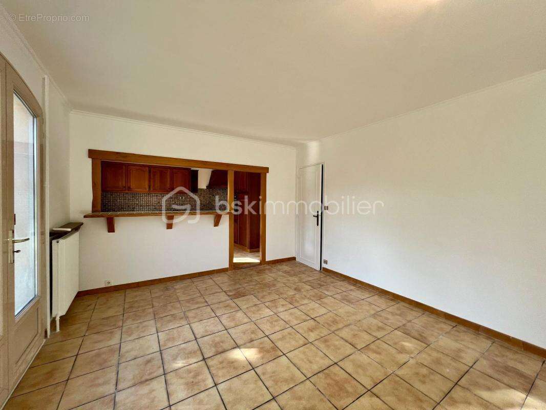 Maison 5 chambres sous sol total - photo 13