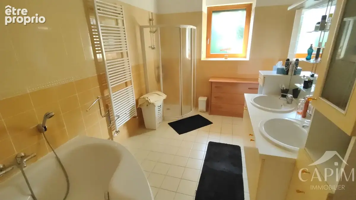 Maison pierre Javené, 213m²utile, 187m² hab, 5ch, dont 2 RDC avec SDE, terrain 1351m², FO - photo 9