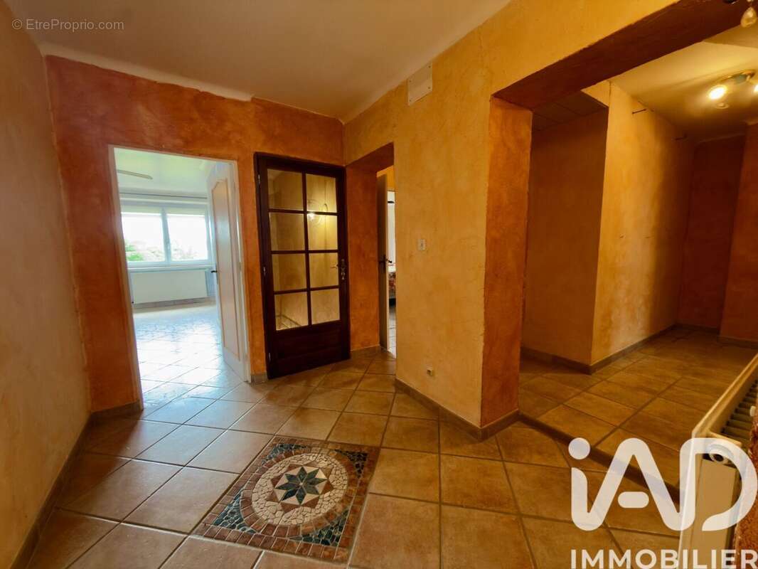 Maison 187 m² à Baslieux  - photo 7