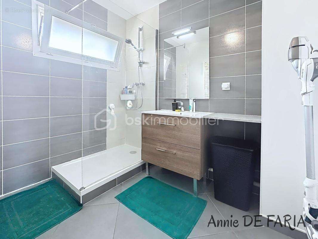 Appartement t3 de 70m2 avec terrasse froges 38190 - photo 12