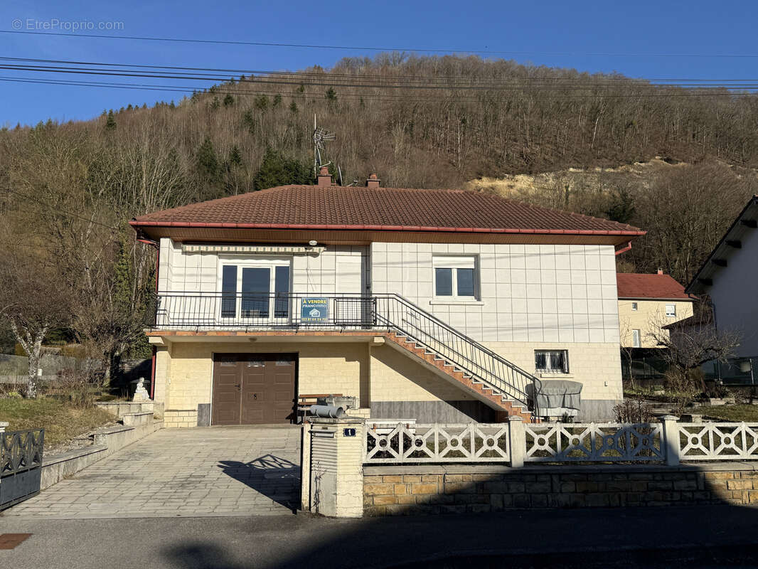 Maison à PONT-DE-ROIDE