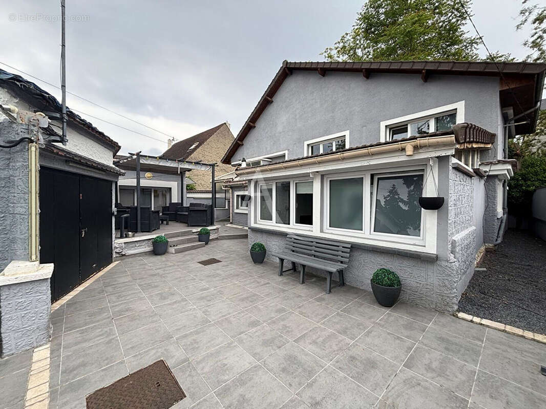 Maison à CONFLANS-SAINTE-HONORINE