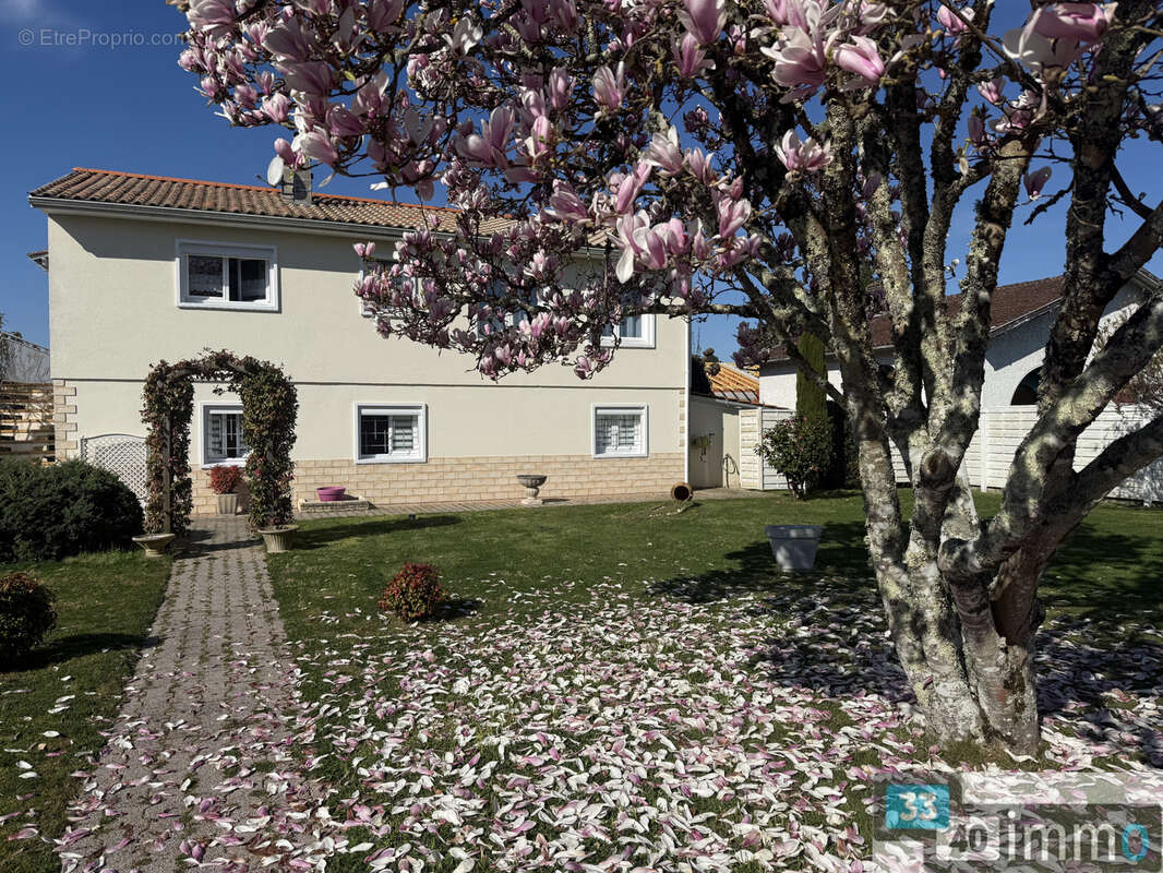 Maison 110 m2 4 chambres a salles - photo 2