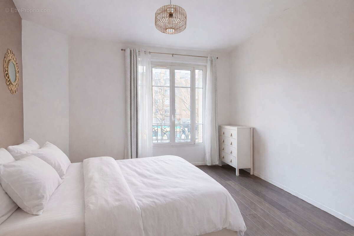 Appartement à PARIS-14E