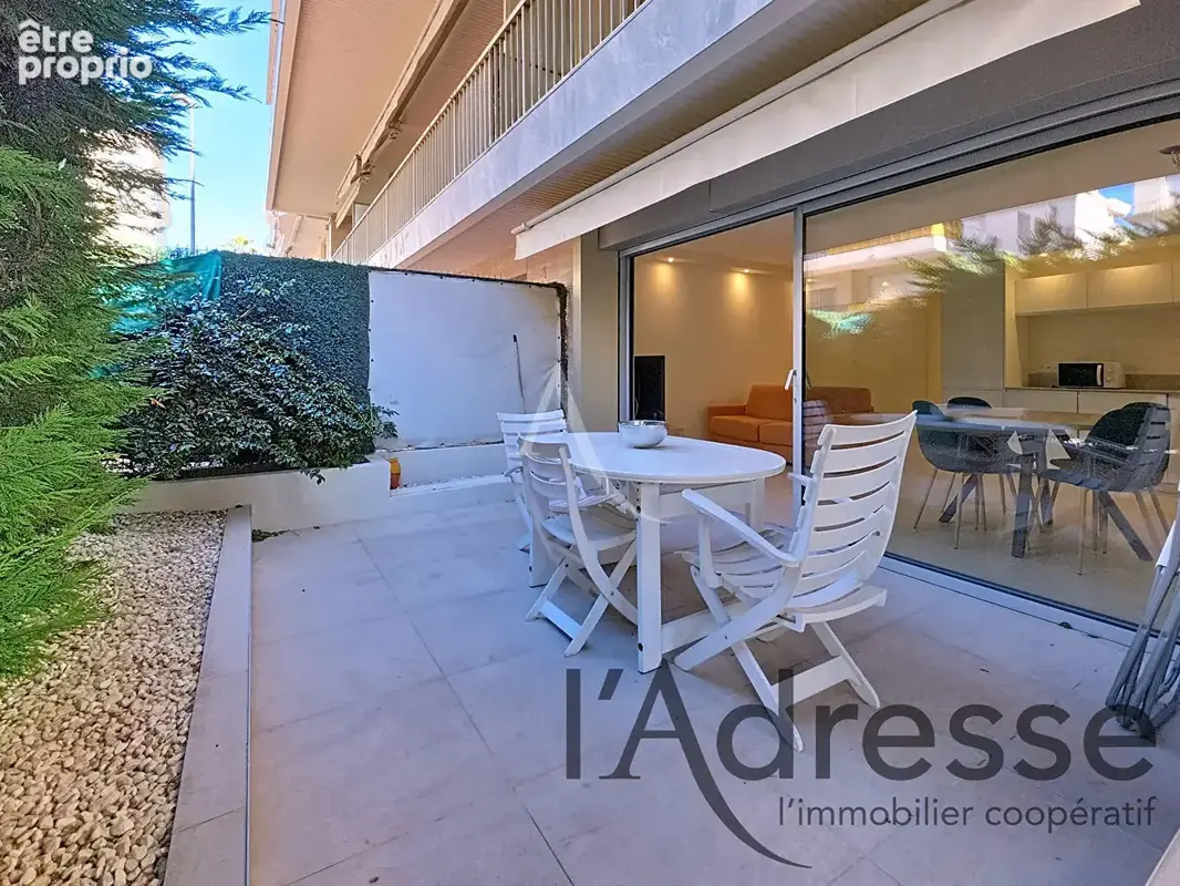 COUP DE COEUR ! Magnifique 2 pièces avec jardin de 75m² à CANNES PALM BEACH ! - photo 4
