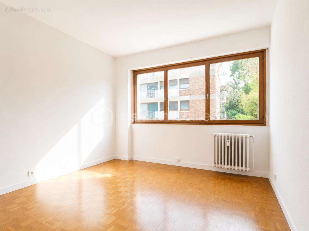 Appartement à L'ETANG-LA-VILLE