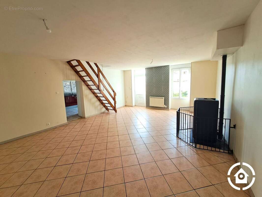 Maison à SAINTE-SEVERE