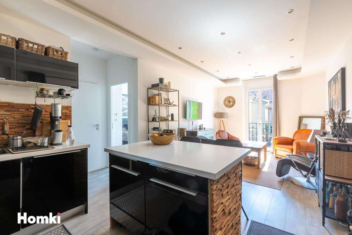 Appartement T3 de 56 m² à Saint-Raphaël 83700, Rue Marius Allongue - photo 4