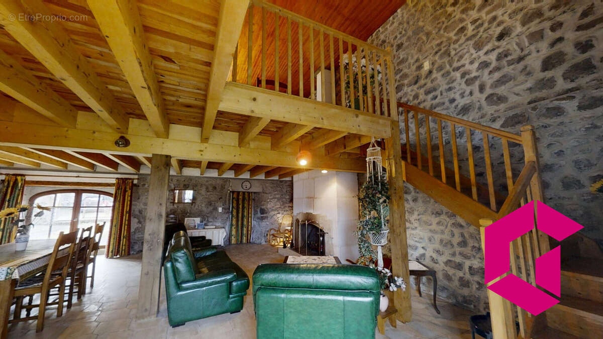 Maison à SIAUGUES-SAINTE-MARIE