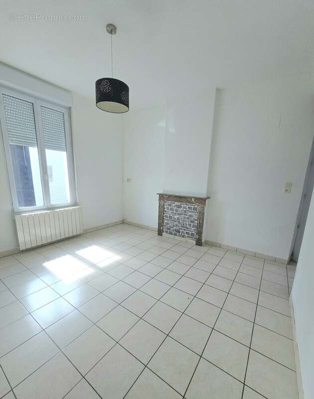 Maison à AULNOYE-AYMERIES