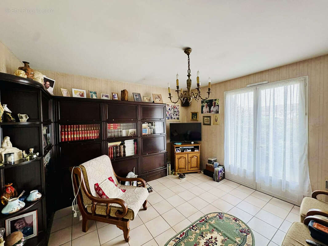 RARE sur le secteur ! Plain-pied centre bourg de SAINT HILAIRE DE LOULAY - photo 3