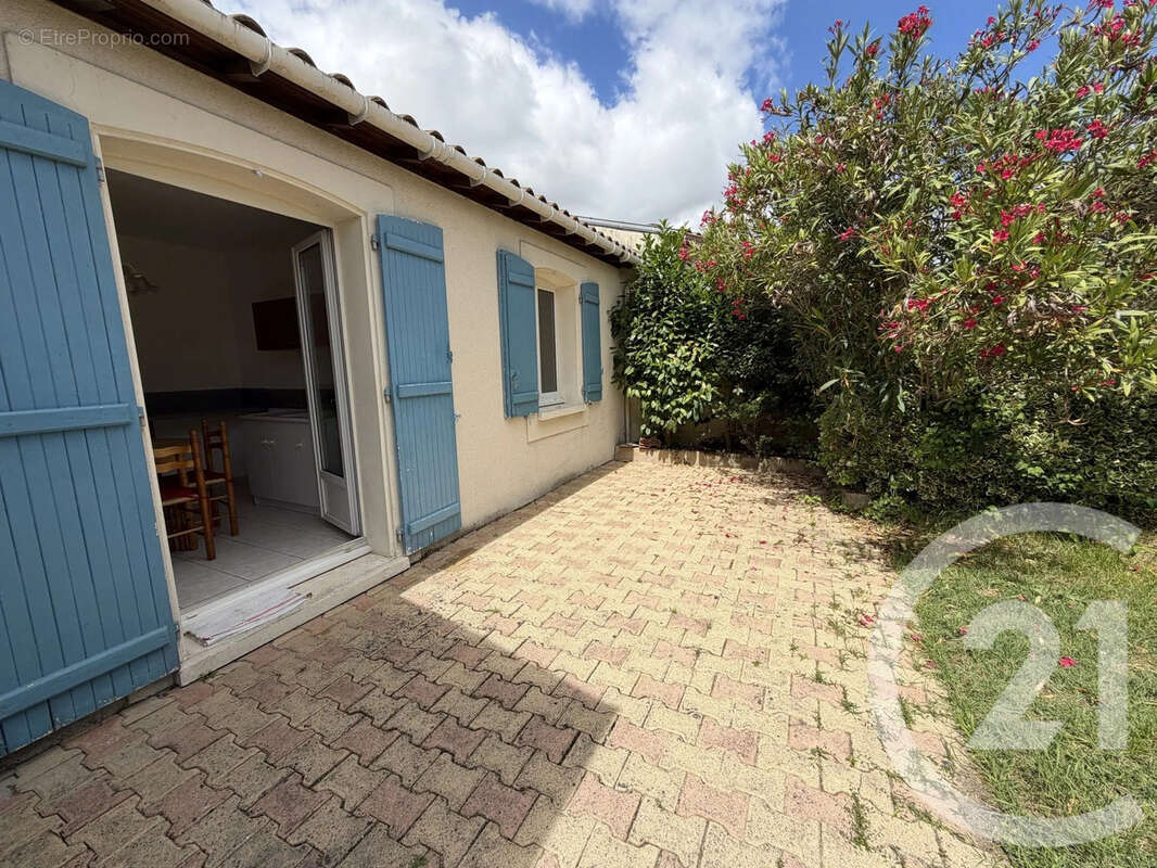 Maison 86 m² à Saint-Sulpice-De-Royan  - photo 3
