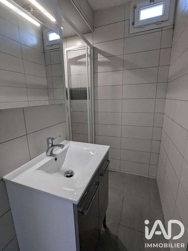 Appartement 53 m² à Saint-Etienne  - photo 4