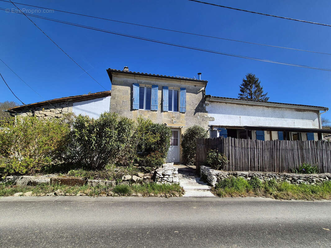 Maison à LUGASSON