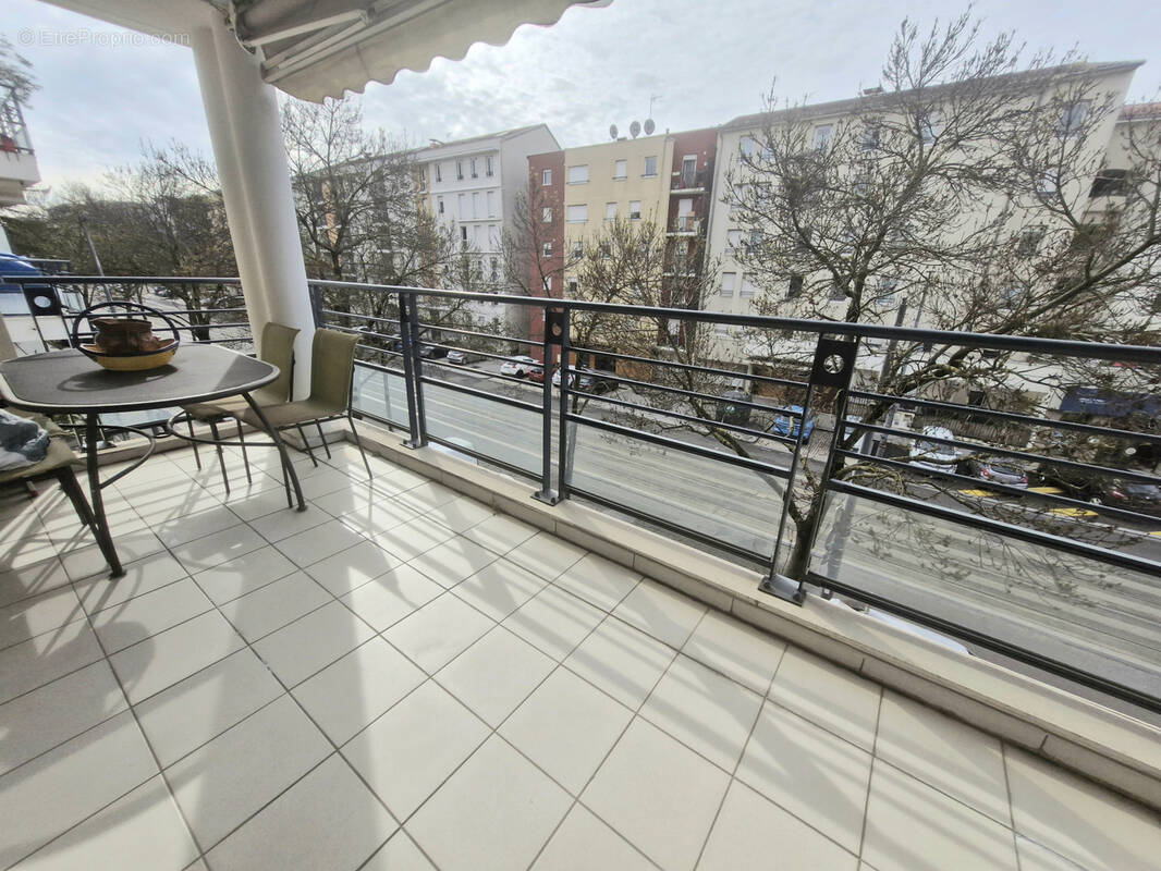 Appartement à BRON