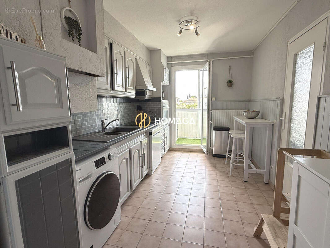 CUISINE - Appartement à VITROLLES