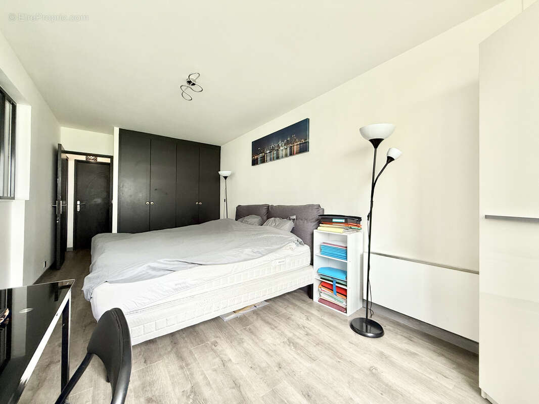 Appartement à COURBEVOIE