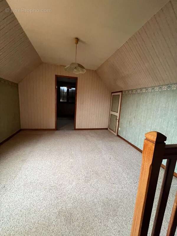 Maison à MONDONVILLE-SAINT-JEAN