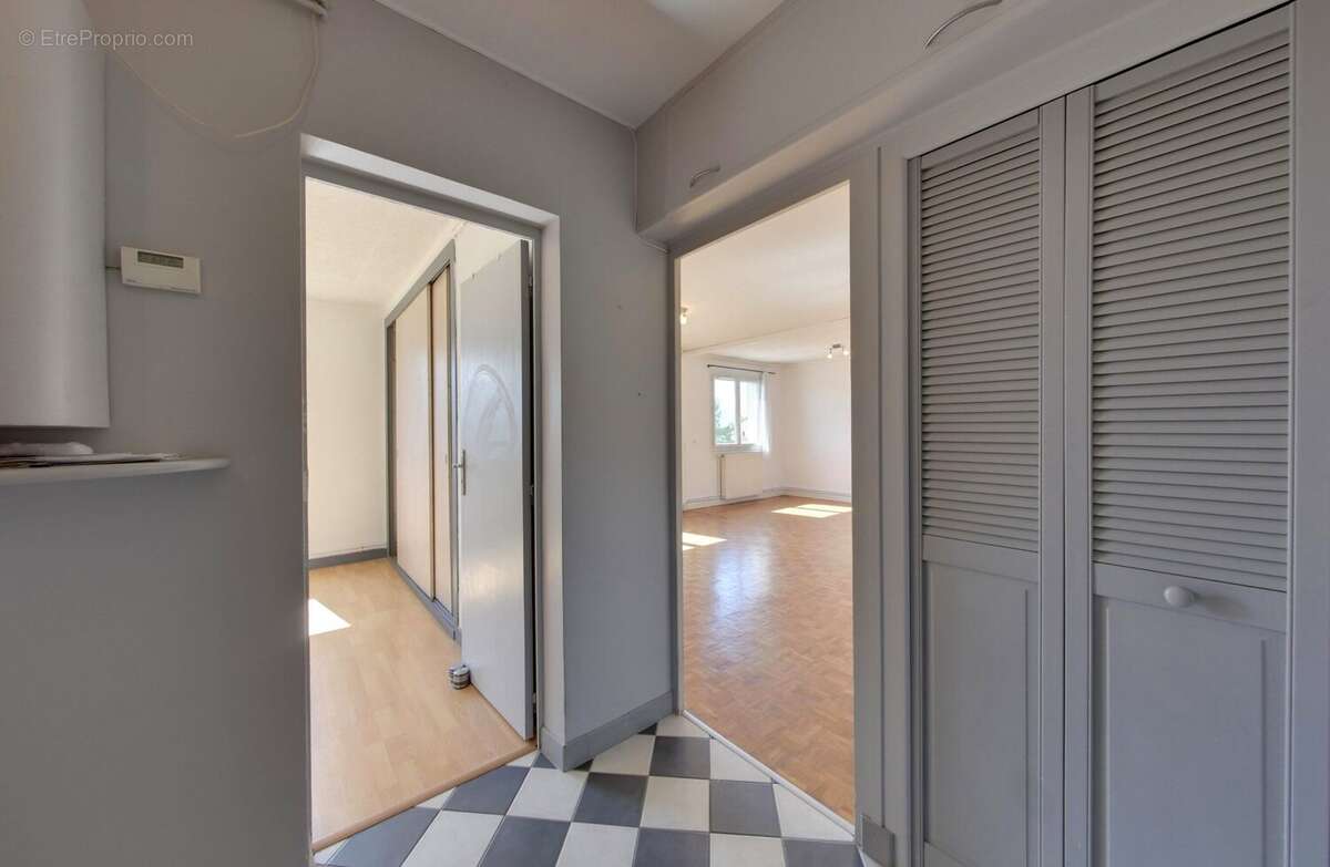 Appartement à SAINT-MARTIN-D&#039;HERES