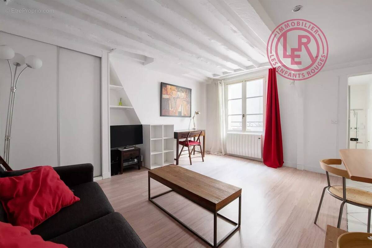Appartement à PARIS-3E