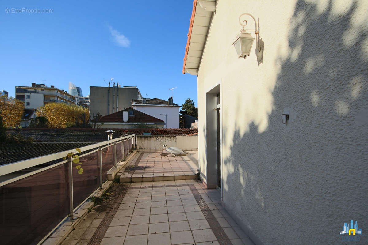 Maison à COURBEVOIE