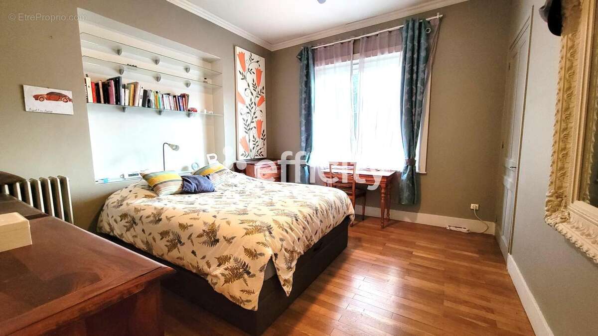 Maison à FLEURIEU-SUR-SAONE