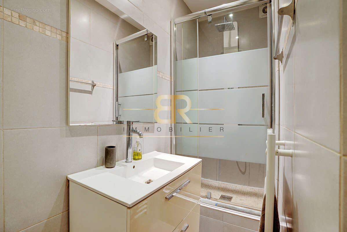 Appartement à PARIS-2E