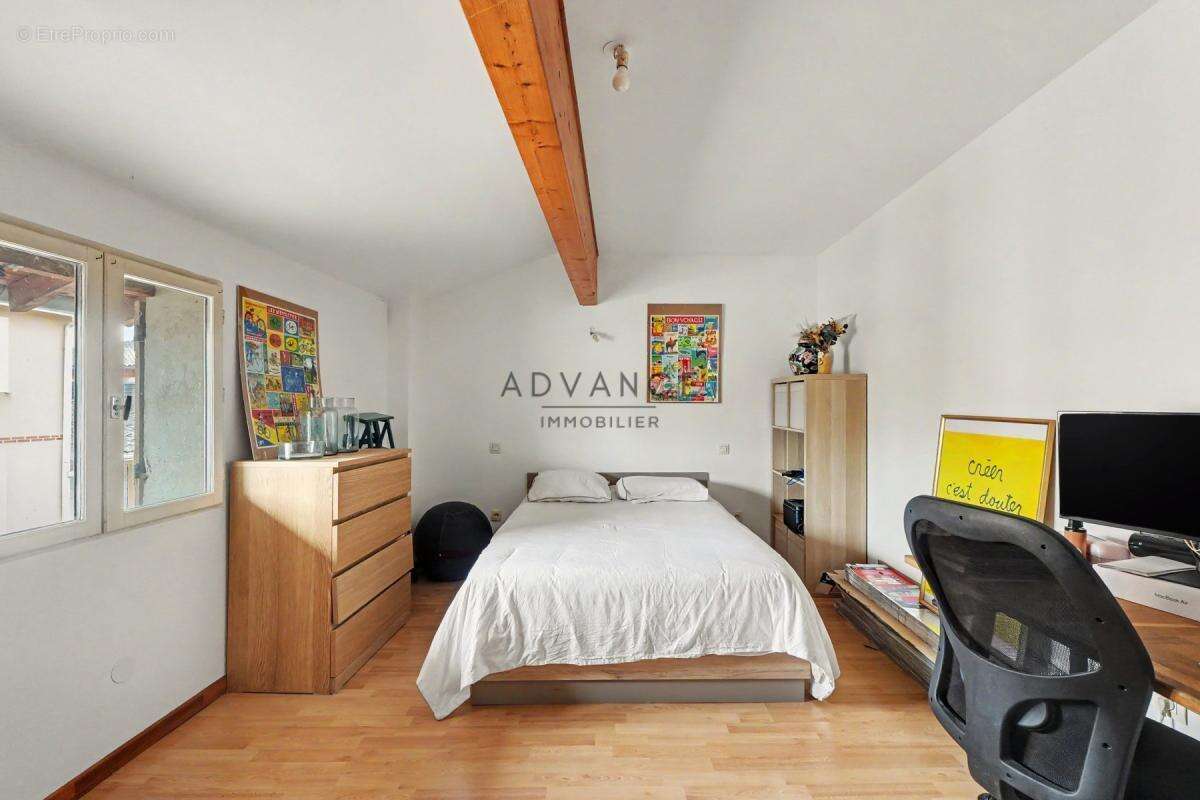 Maison T3 de 98 m² à Saint-Jory – Rénovation récente, lumineuse et proche du canal du Midi - photo 13