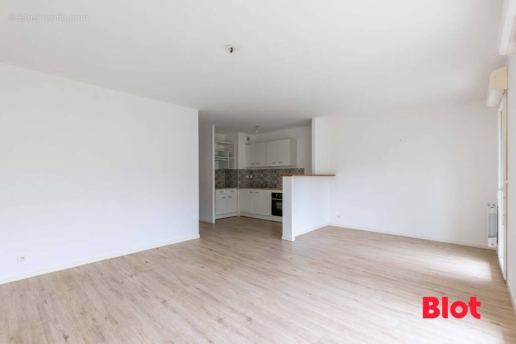 Appartement à THORIGNE-FOUILLARD