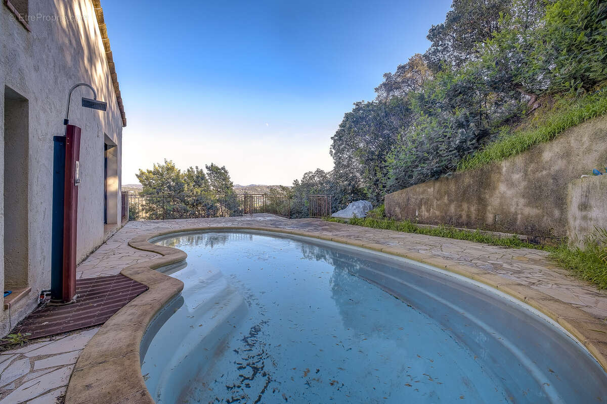 Maison à MANDELIEU-LA-NAPOULE