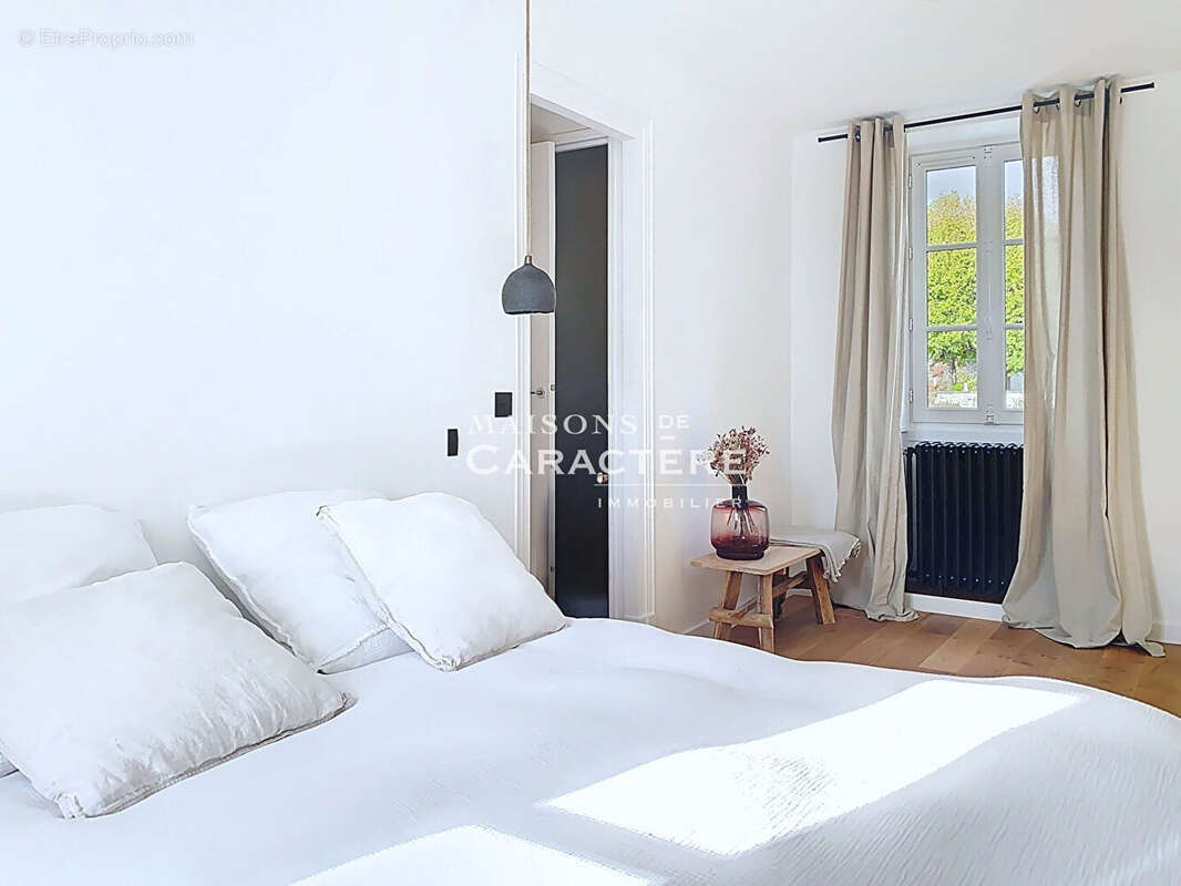 Maison à CRESPIERES