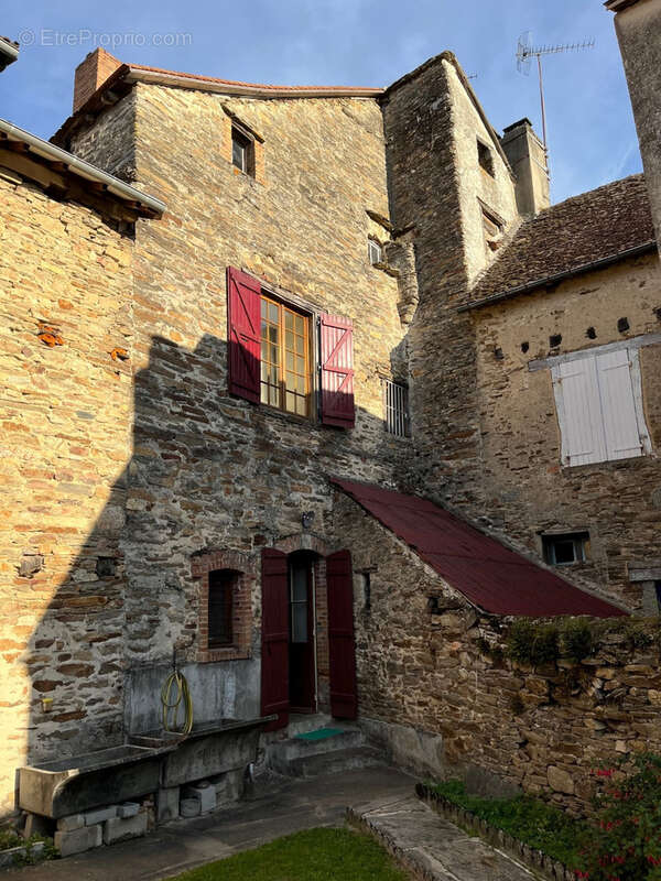 Maison à COUSSAC-BONNEVAL