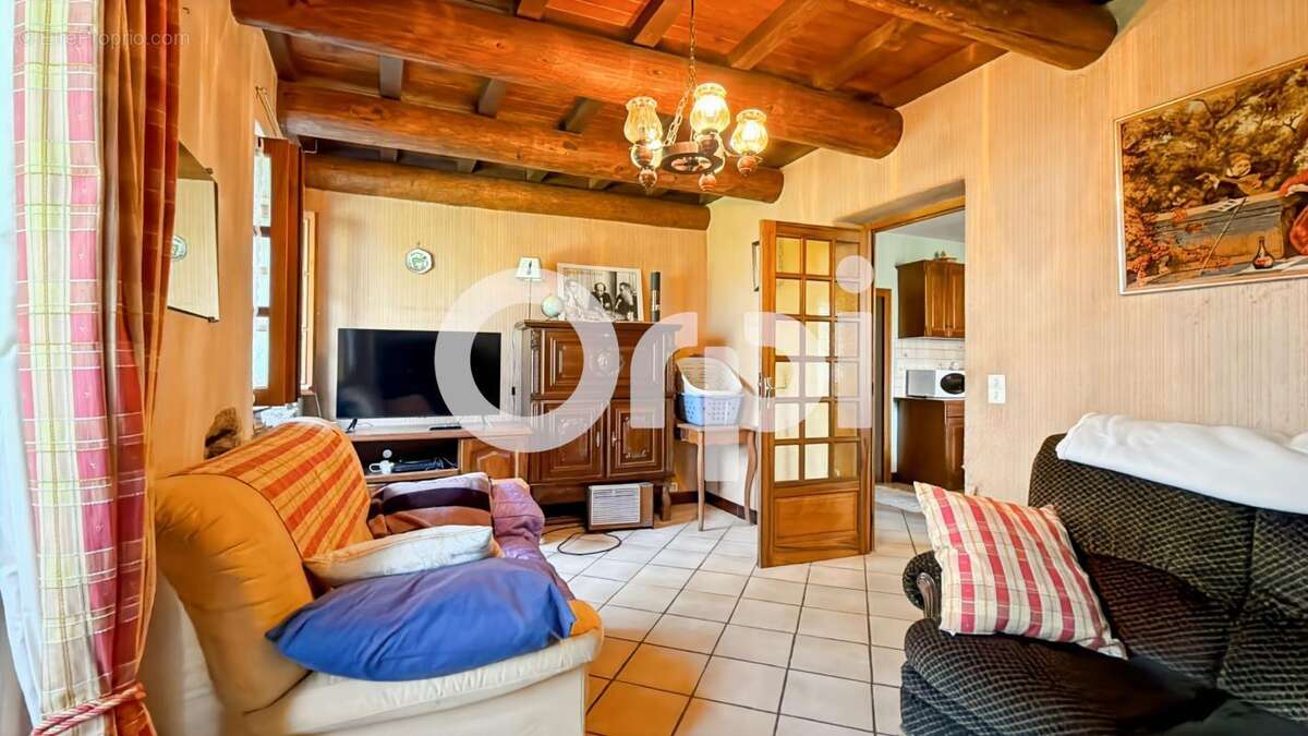 Maison à RUOMS