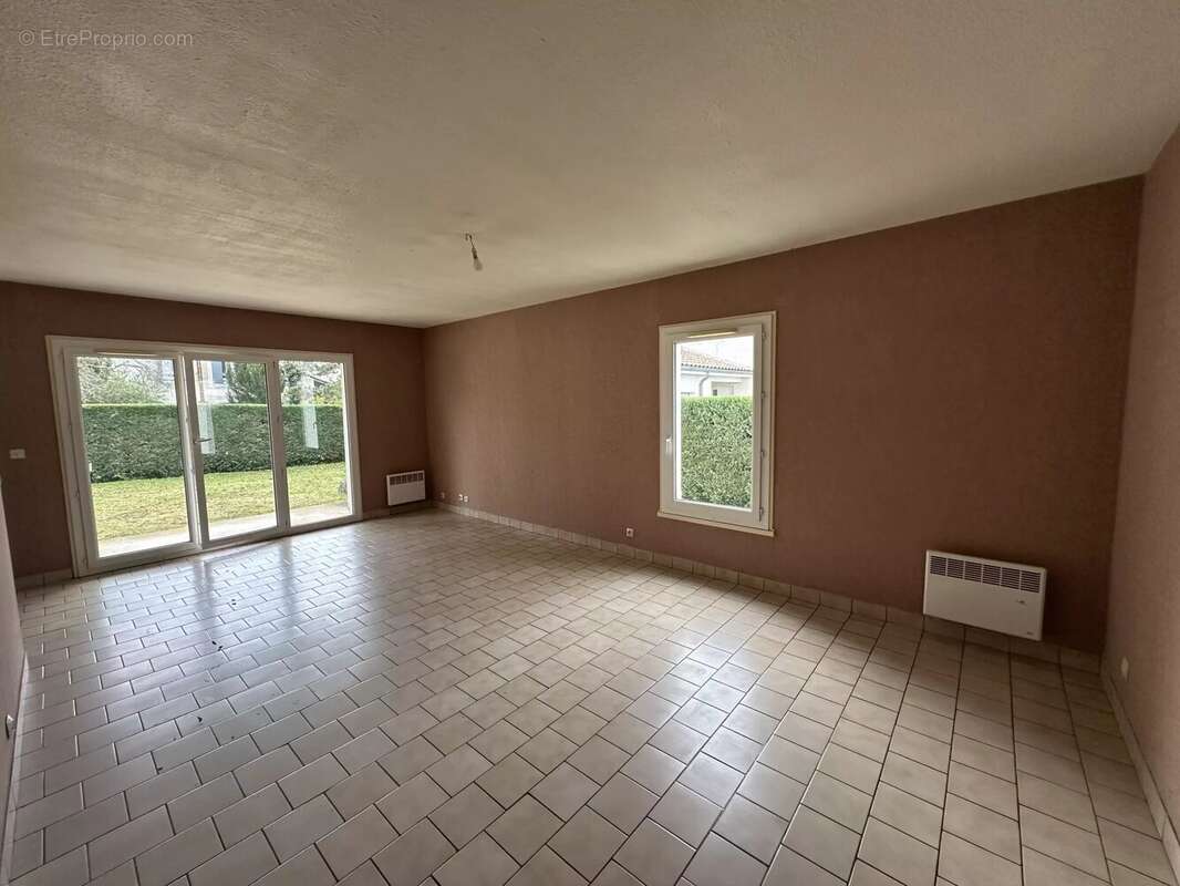 Maison à SAINT-CIERS-SUR-GIRONDE