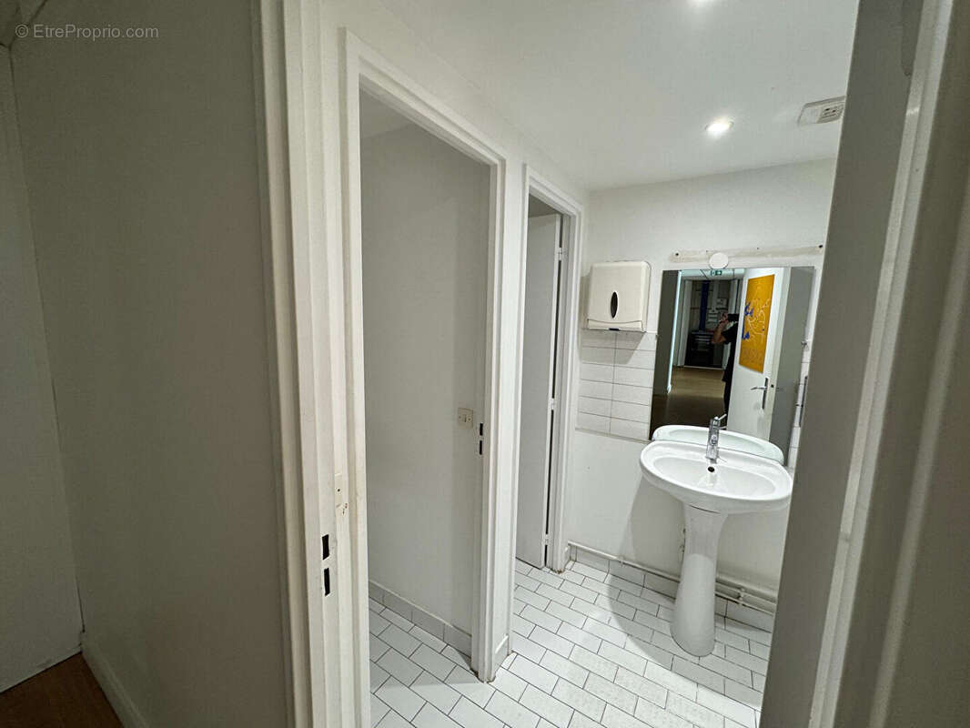 Commerce à SURESNES