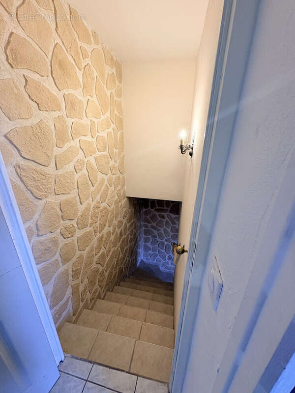 Maison 114 m² à Corent  - photo 4