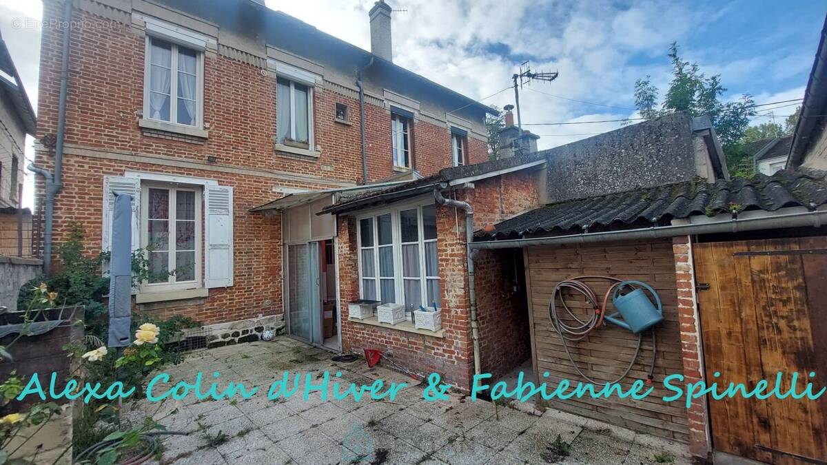 Maison à VAILLY-SUR-AISNE