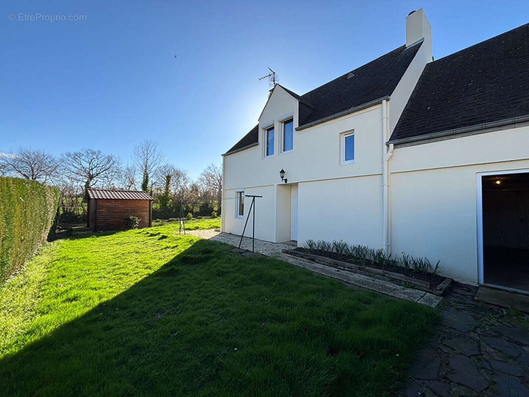Maison à LE MOLAY-LITTRY