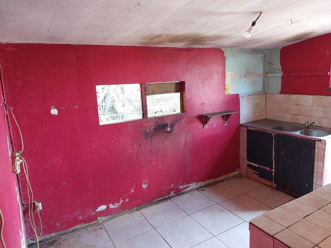 Terrain à SAINTE-MARIE