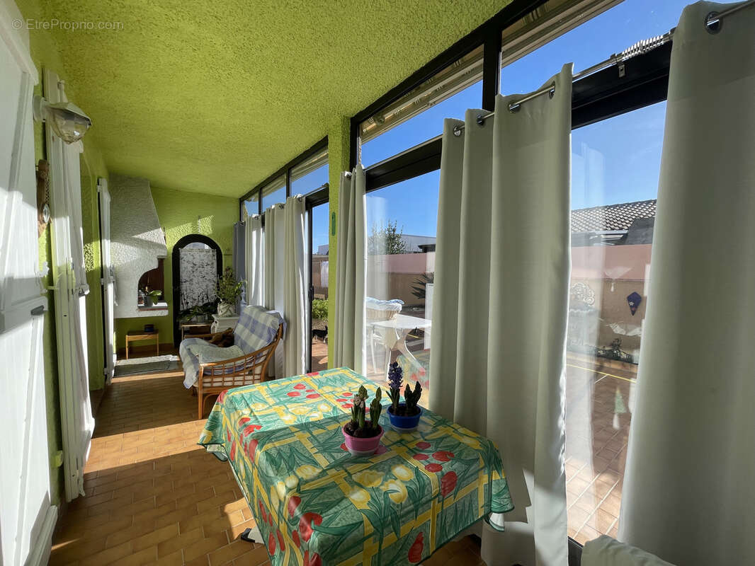 Maison à SAINT-LAURENT-DE-LA-SALANQUE