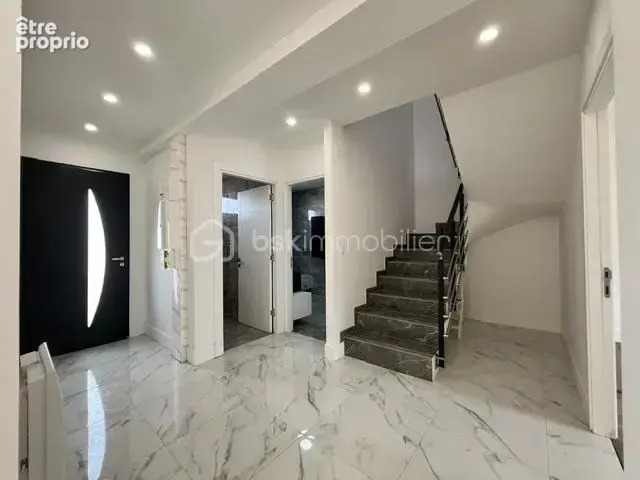 Maison familiale moderne, 140m2 habitable, 5 chambres, terrain 539m2 - photo 3