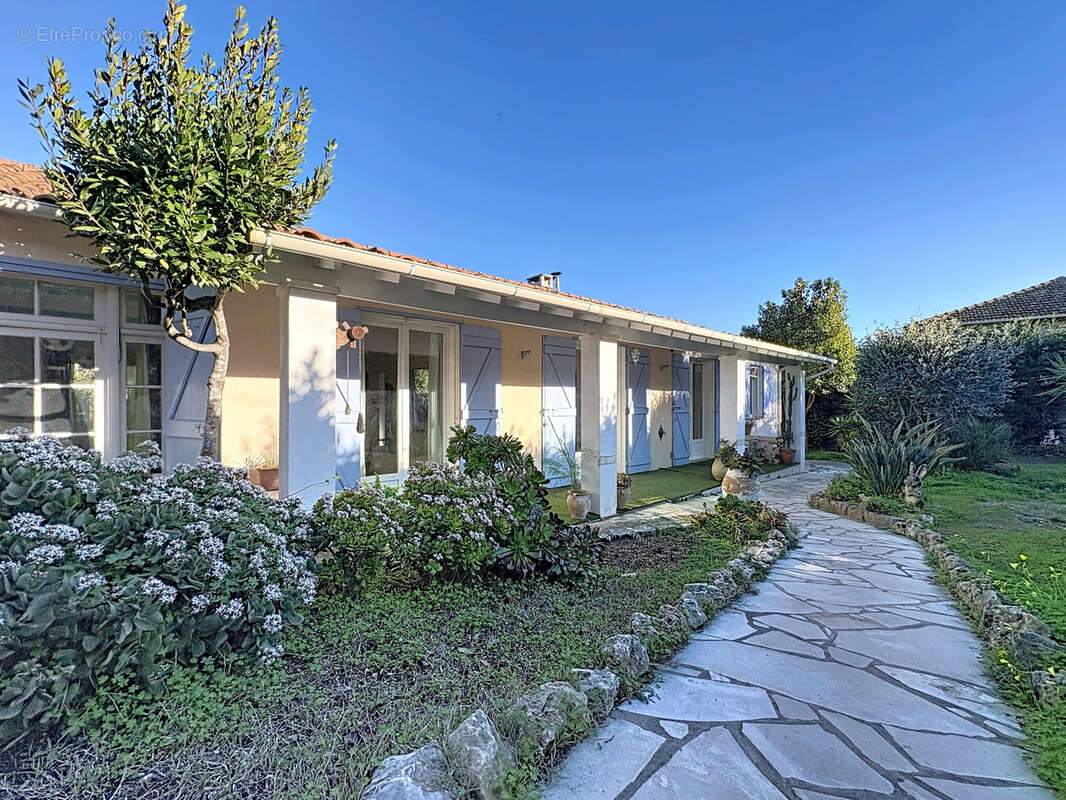 Maison à SAINT-RAPHAEL