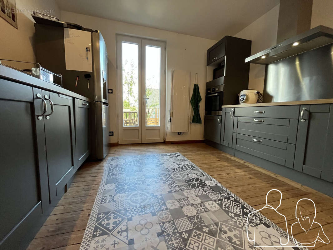 Maison à LA RIVIERE-SAINT-SAUVEUR