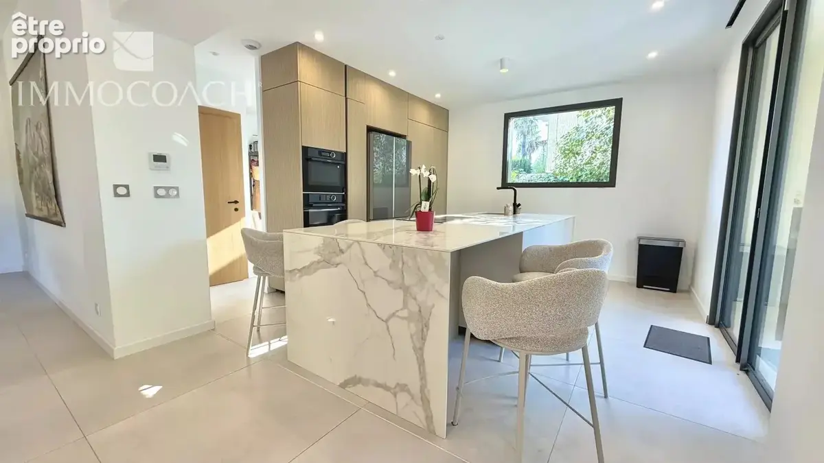 Très belle maison proche des commerces à Hyères - photo 7