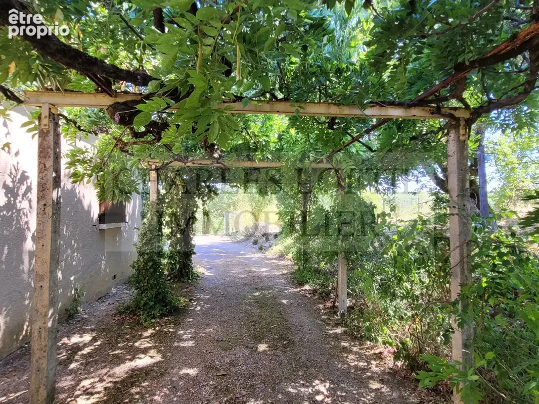 Belle maison familiale, avec piscine, dépendances et terrain de 1.7 ha - photo 13
