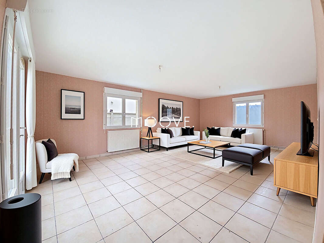 Maison à SAINT-ETIENNE-DU-ROUVRAY