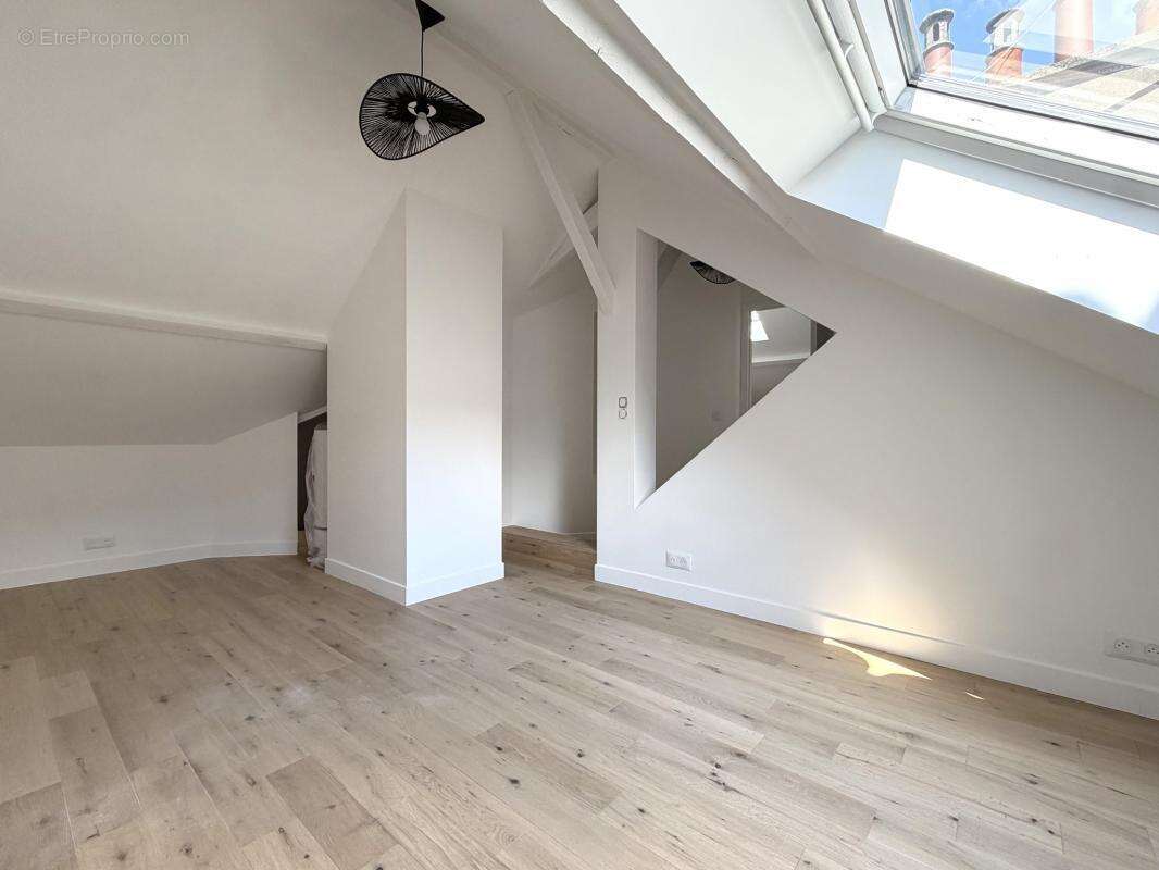 Appartement T3, 74,08 m², Paris 18 - photo 9