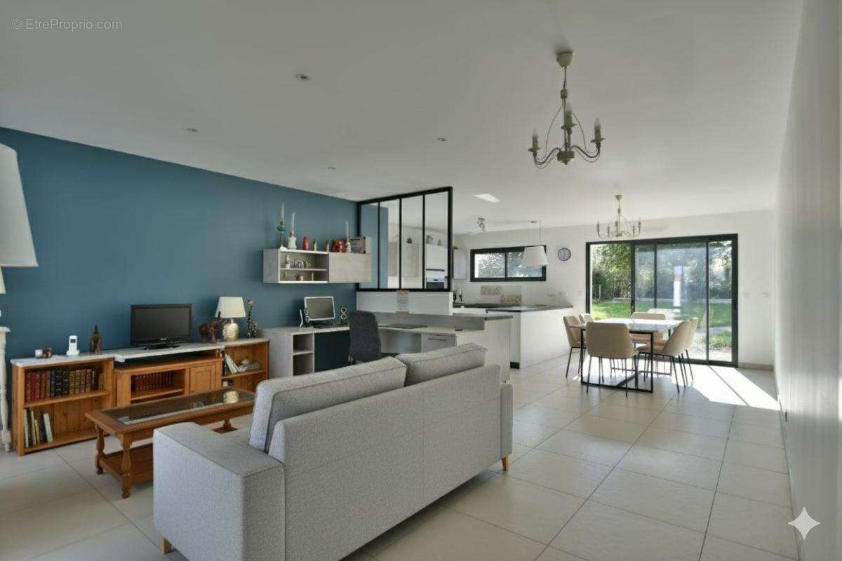 Maison à LE MAY-SUR-EVRE