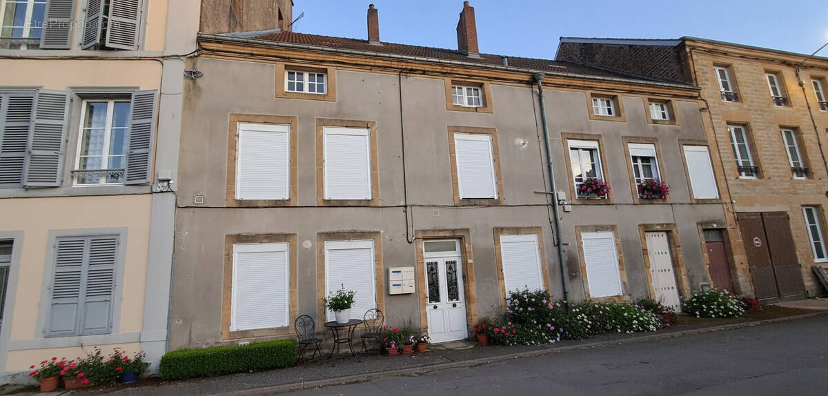 Appartement à VRIGNE-AUX-BOIS