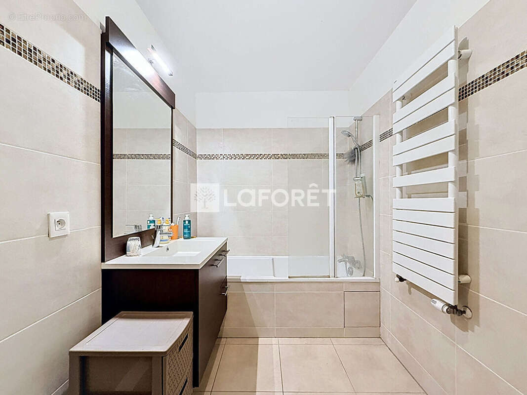 Appartement à LE PLESSIS-ROBINSON